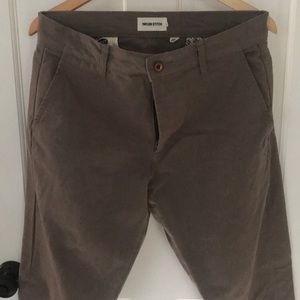 Taylor Stitch Democratic Chino in Ash